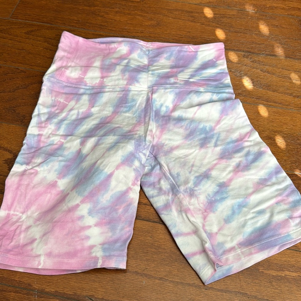 VS Pink tie dye biker shorts